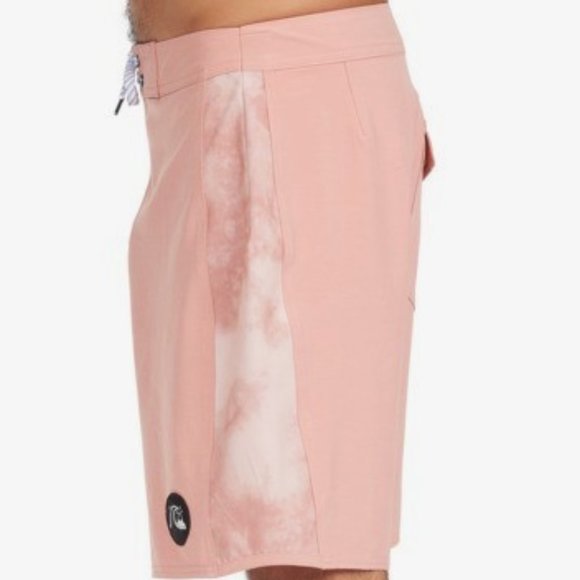 QuikSilver Cloud Arch 18" Boardshorts (34) BNWT - Picture 4 of 6